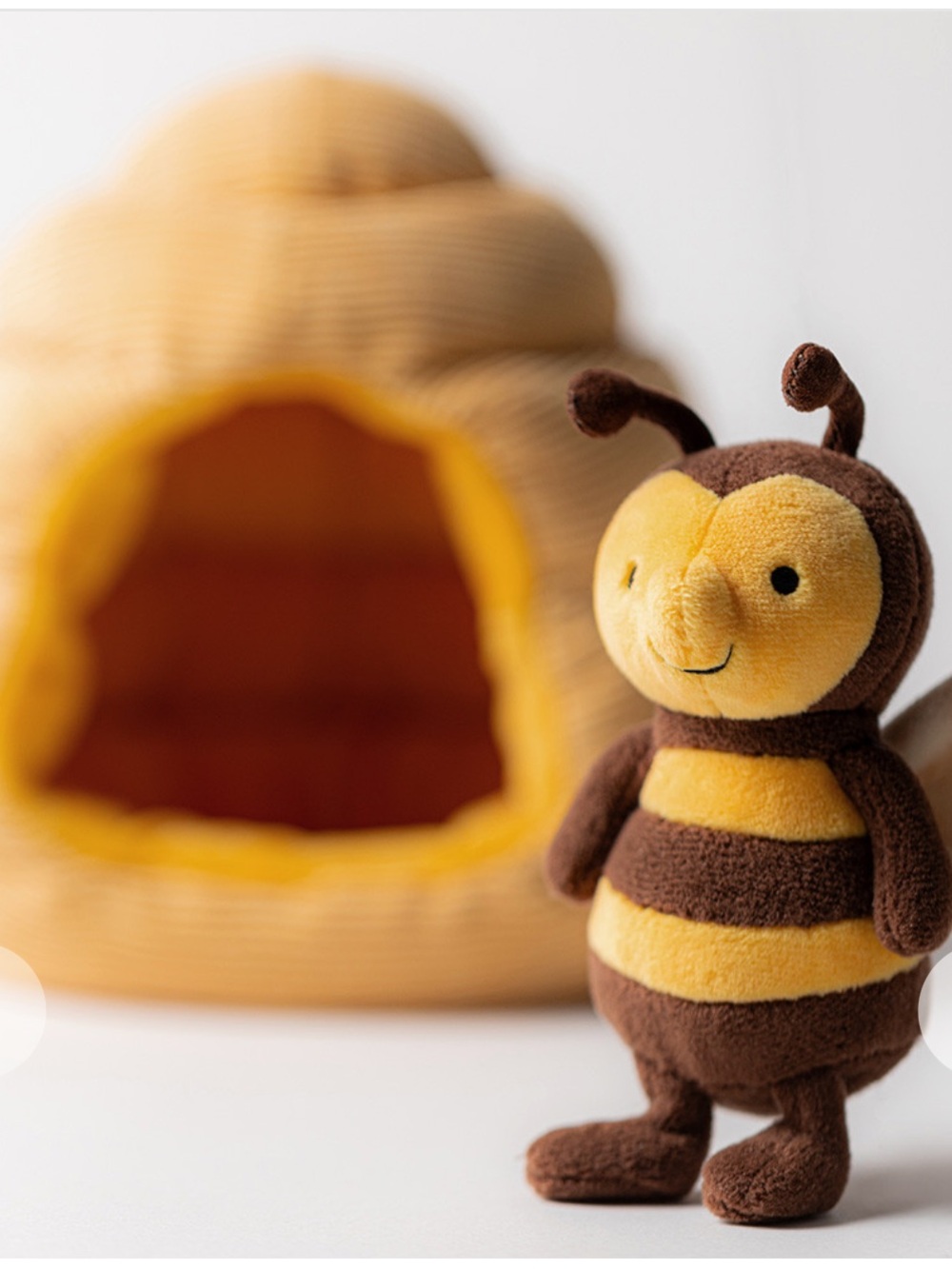 Honeyhome Bee - Retired - Picture 9 of 9
